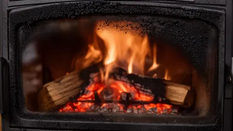 Czy szyba w kominku powinna być szczelna