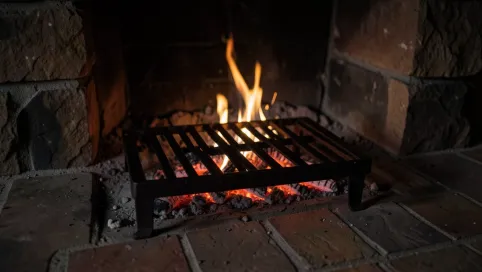 Na jakiej wysokości kratki w kominku