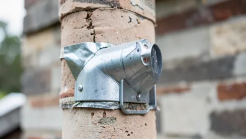 Na jakiej wysokości trójnik do kominka